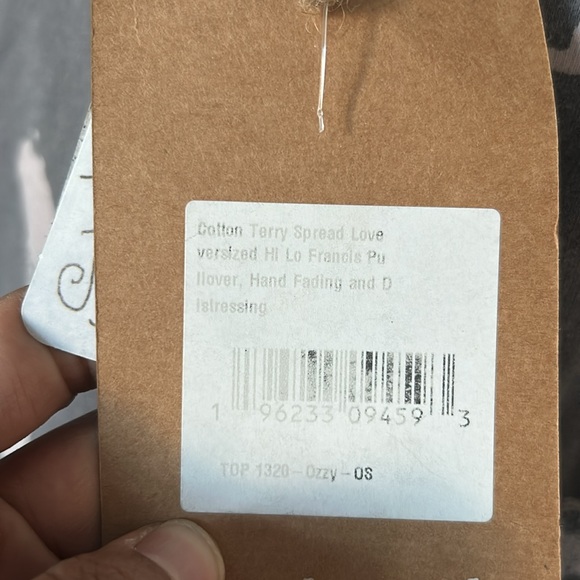 Magnolia Pearl Spread Love Hi Lo Francis Pullover sweatshirt - Picture 7 of 7